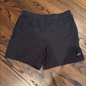 ALO Yoga Men's Dark Grey Shorts